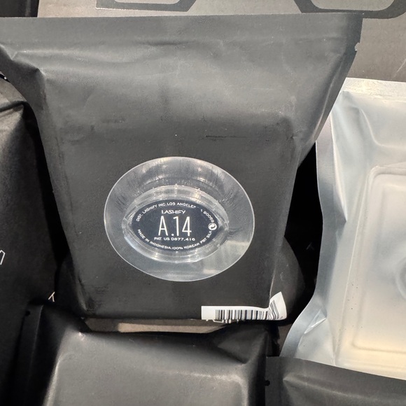 LASHIFY amplify THREE brand new gossamer packages - Picture 5 of 7